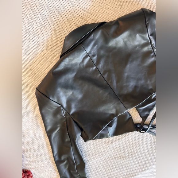REVOLVE H:OURS Alvina Black Faux Leather Cropped Blazer Cropped Jacket - Picture 8 of 12